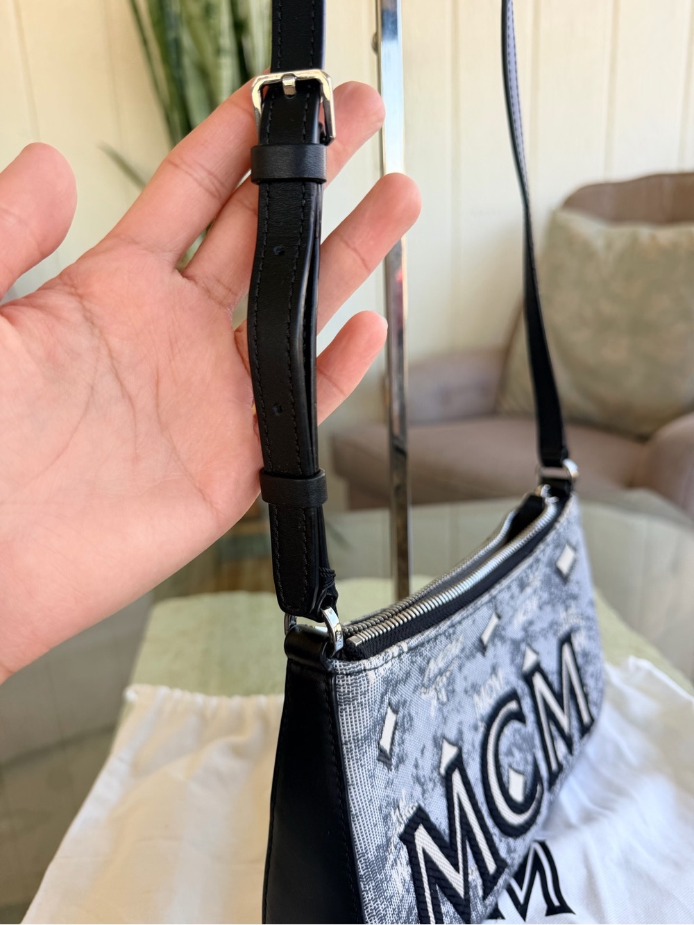 Like 🆕 MCM Crossbody bag💝 - Picture 4 of 14